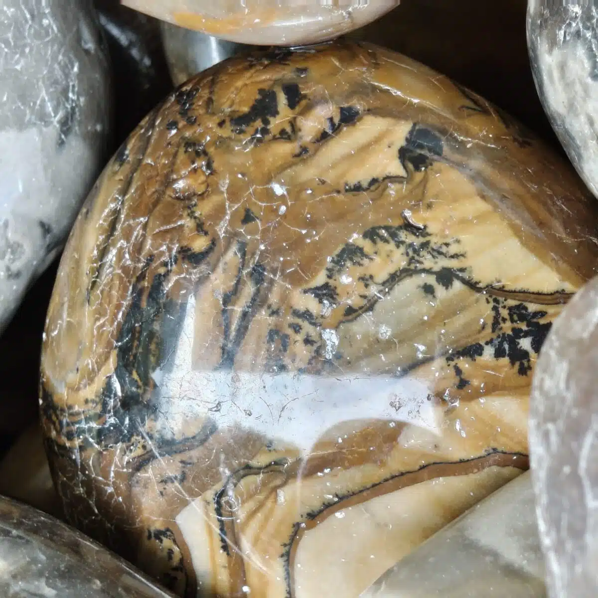 African Pebbles Polished 20-40 mm (Mix Color) - Image 7